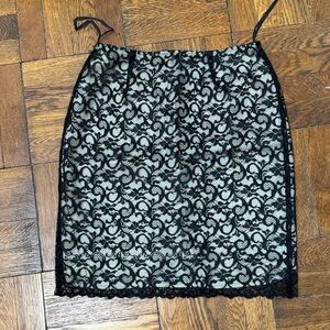 Chic Black Lace Pencil Skirt